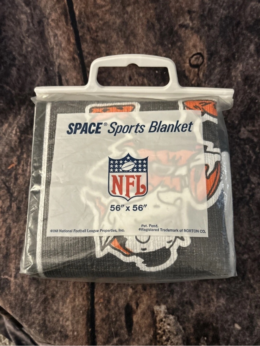 1968 Cleveland Browns Space Sports Blanket (Brownie The Elf) NEW! Collector Item